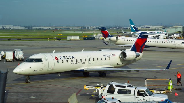 Canadair Regional Jet CRJ-200 (N835AY) - Delta Bombardier CRJ-200LR N835AY in Toronto 