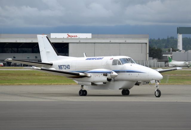 Beechcraft Airliner (N6724D)