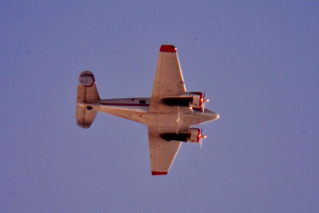 Beechcraft 18 — - No info on this one.Not showing up on flight data info ??????? South of Cleveland tracking west. 5:50 pm 09-01-18.