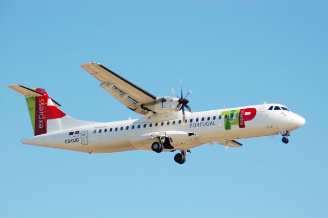 ATR ATR-72 (CS-DJG)