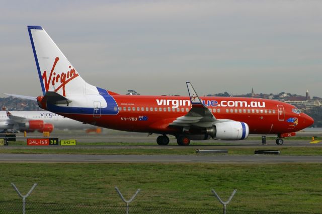 Boeing 737-700 (VH-VBU)
