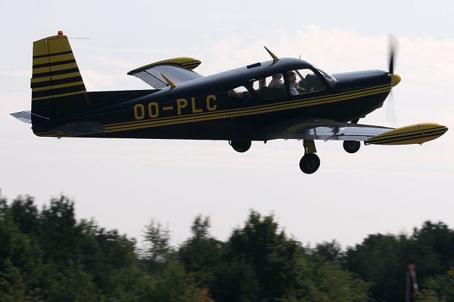 SIAI-MARCHETTI S-208 (OO-PLC)