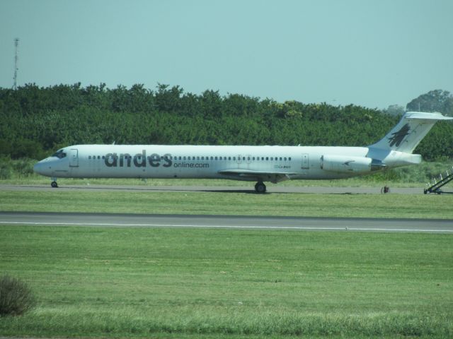 McDonnell Douglas MD-83 (LV-BGV)