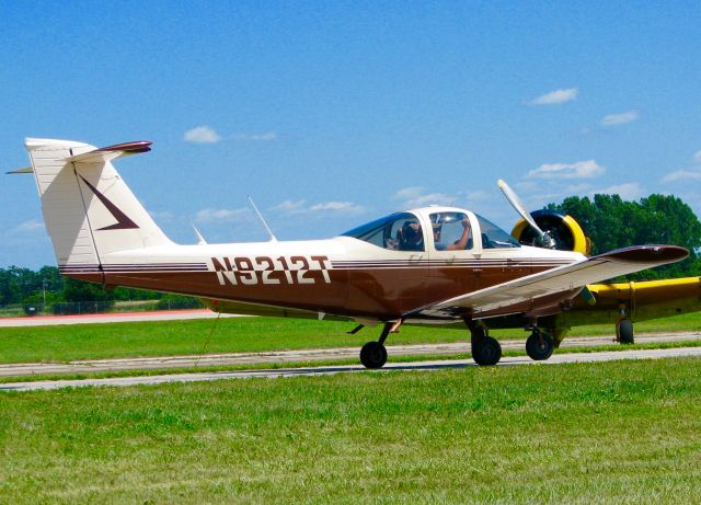 Piper Tomahawk (N9212T) - At Oshkosh. 1978 Piper PA-38-112