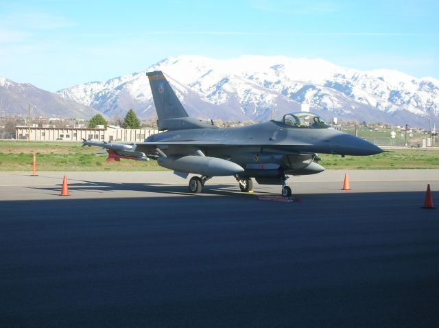 Lockheed F-16 Fighting Falcon — - 88-0143