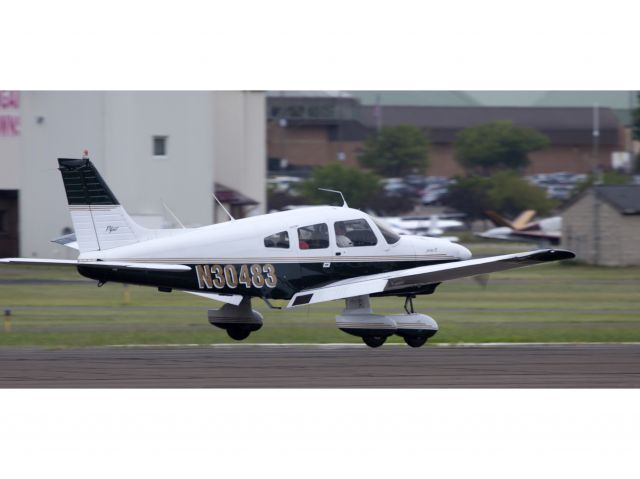 Piper Cherokee (N30483)