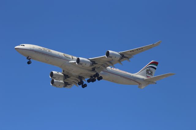 Airbus A340-500 (A6-EHA)