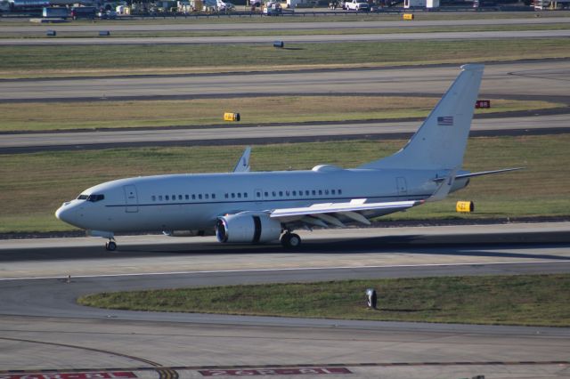 Boeing 737-700 —