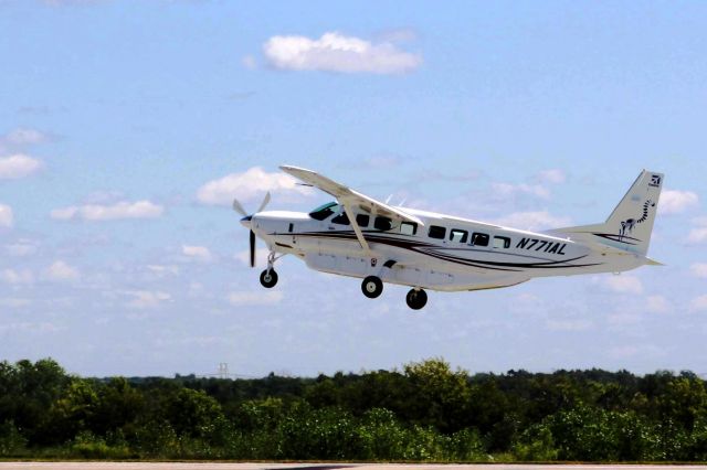 Cessna Caravan (N771AL) - Lemur Take Off