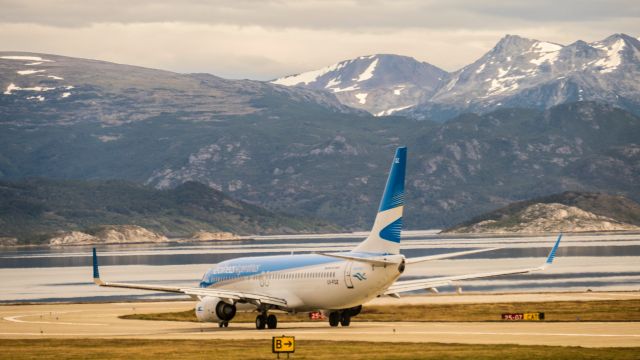 Boeing 737-700 (LV-FQZ) - I was at the gate waiting for my next flight.