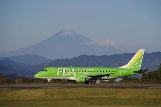 Embraer 170/175 (JA08FJ)