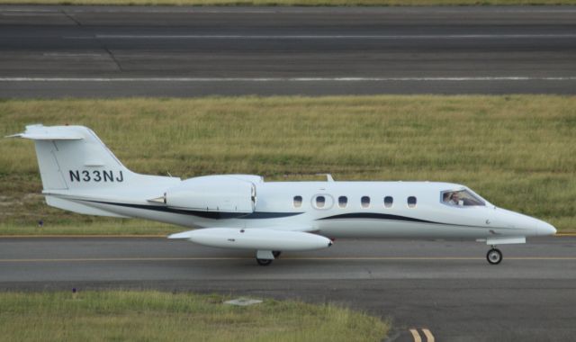 Learjet 35 (N33NJ)