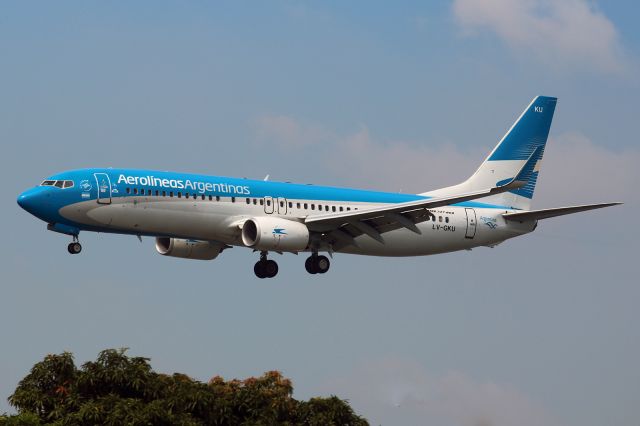 Boeing 737-700 (LV-GKU)