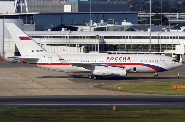 Ilyushin Il-96 (RA-96012)