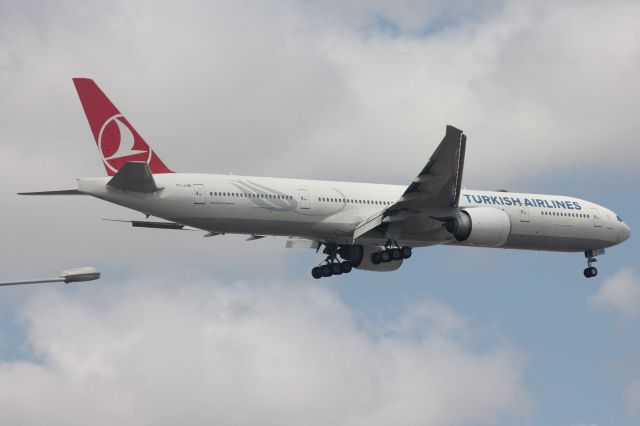 BOEING 777-300ER (TC-JJM)