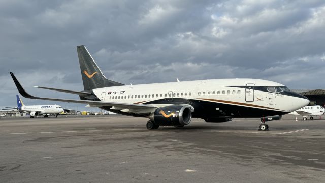 Boeing 737-700 (5A-VIP)