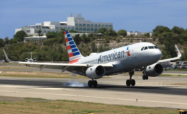 Airbus A319 (N4005X)