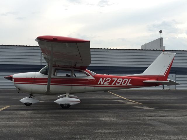 Cessna Skyhawk (N2790L)