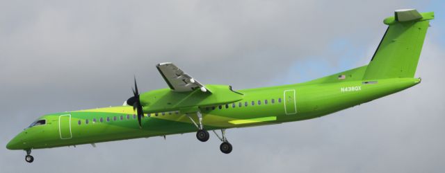 N438QX — - On Final 30-L,  Flying without "traditional" Horizon Logo .. "Going Green to Save the Economy"