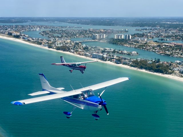 Cessna Skyhawk (N13540) - N13540 in formation with Cardinal N177NW