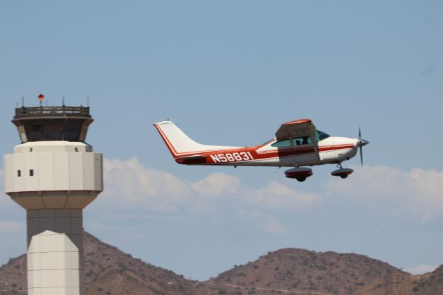 Cessna Skylane (N58831)