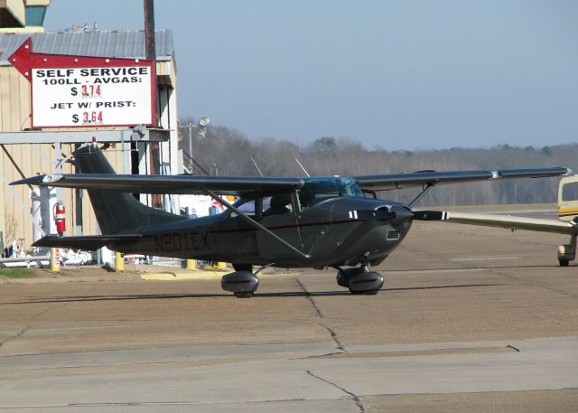 Cessna Skylane (N201EX) - Parked at the Monroe,LA airport.