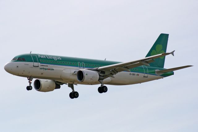 Airbus A320 (EI-DEK)