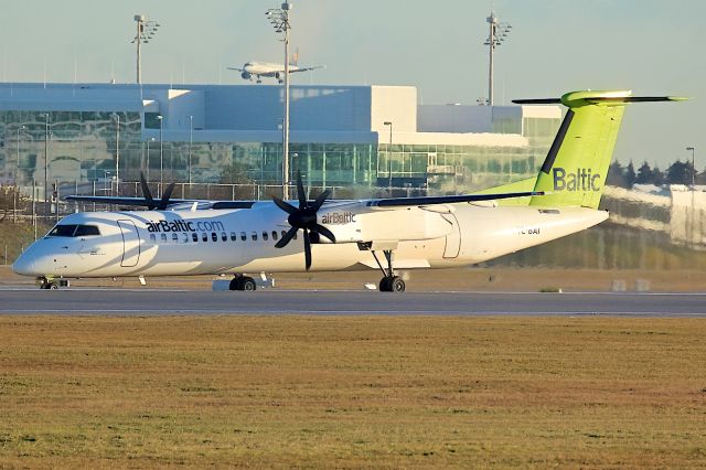 de Havilland Dash 8-400 (YL-BAI)