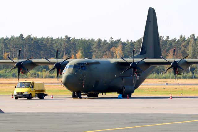 Lockheed C-130 Hercules (CSZ885)