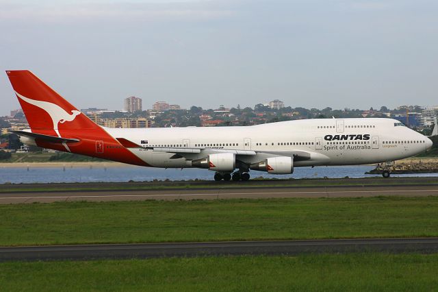 Boeing 747-400 (VH-OEH) - FROM MY 2006 ARCHIVES