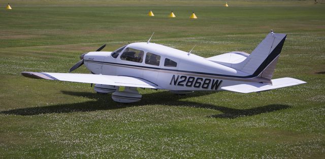 Piper Cherokee (N2868W)