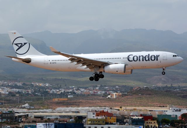 Airbus A330-200 (D-AIYC)