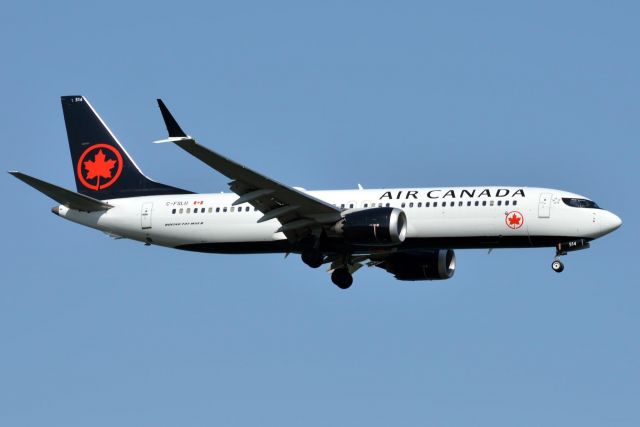 Boeing 737 MAX 8 (C-FSLU) - Saturday June 4th Air Canada resumes service to Vancouver here is Air Canada 532 arriving from Vancouver 