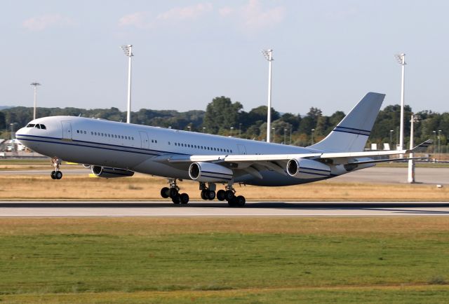 Airbus A340-200 (SHU124) - One of the rare A340-200