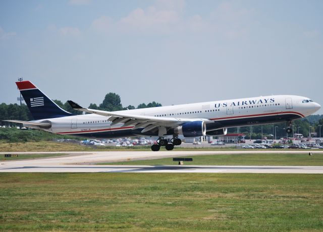 Airbus A330-300 (N278AY) - Arriving 18C - 7/15/10