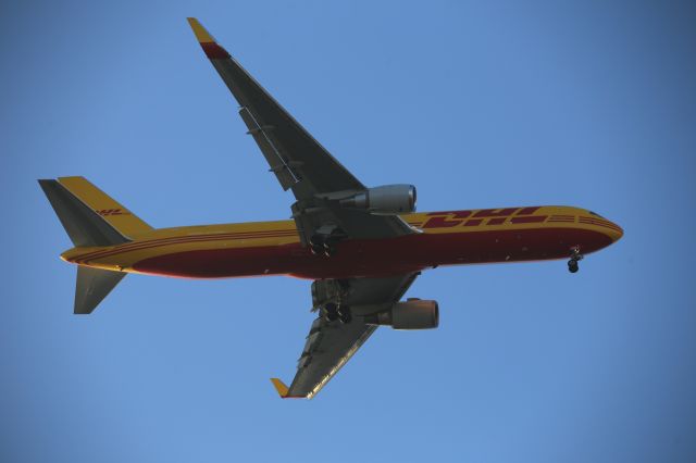 BOEING 767-300 (N739DH)