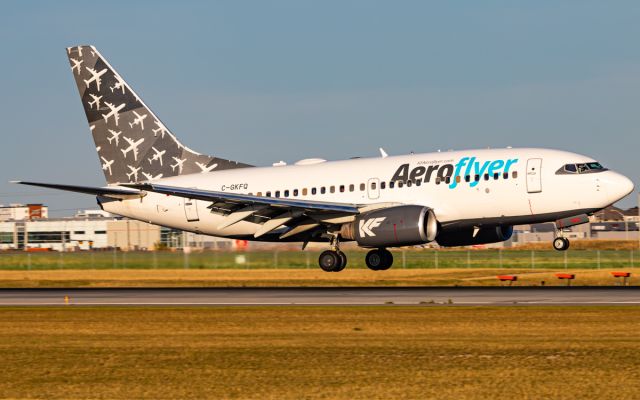 BOEING 737-600 (C-GKFQ)