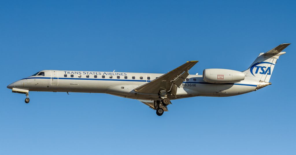 Embraer ERJ-145 (N836HK)