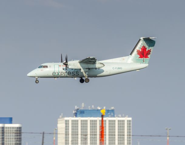 de Havilland Dash 8-100 (C-FJMG)