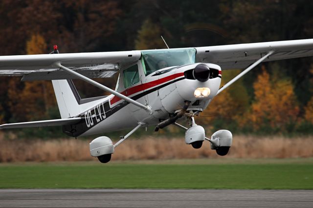 Cessna 152 (OO-LVJ)