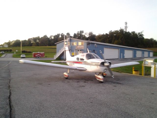 Piper Cherokee (N1892T)