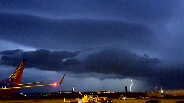 Boeing 737-700 — - Huge thunderstorm passing by KBNA