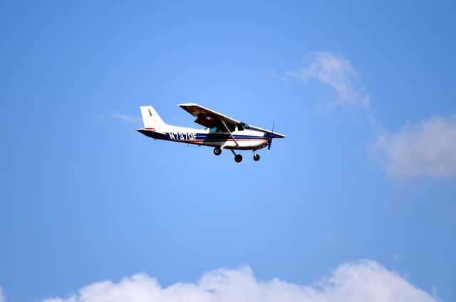 Cessna Skyhawk (N737QF)