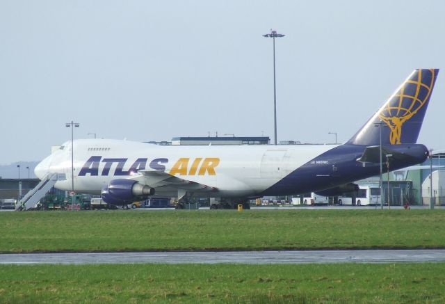 Boeing 747-200 (N809MC)