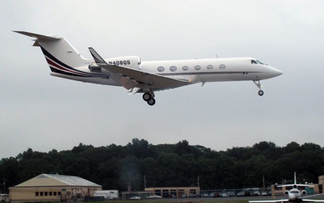 Gulfstream Aerospace Gulfstream IV (N408QS) - Perfect landing on RW16.