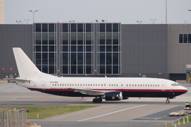 BOEING 737-400 (N753MA) - Seen at KIAD on 8/3/2009.