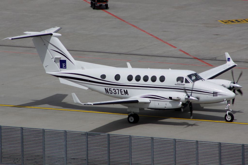 Beechcraft Super King Air 200 (N537EM)