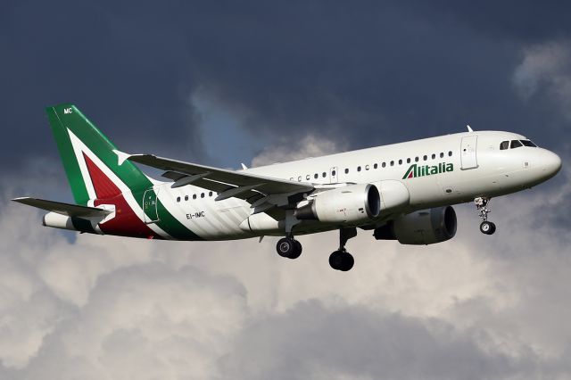 Airbus A319 (EI-IMC)