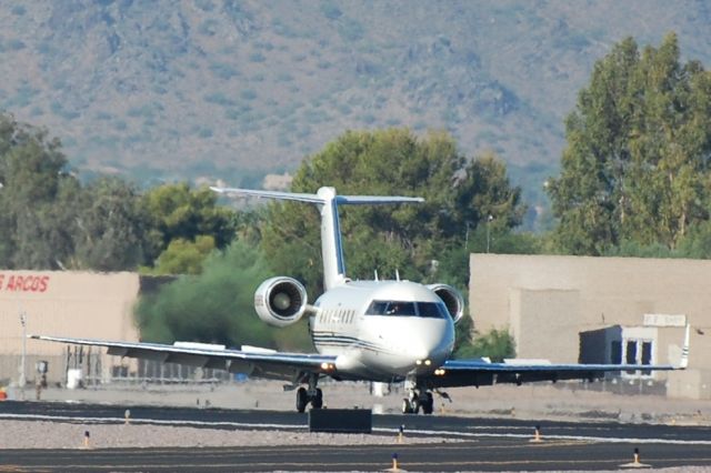 Canadair Challenger (N698RS)
