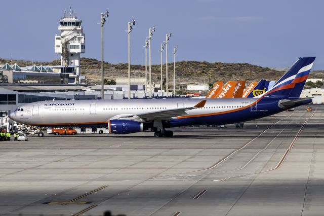 Airbus A330-300 (VP-BDE)